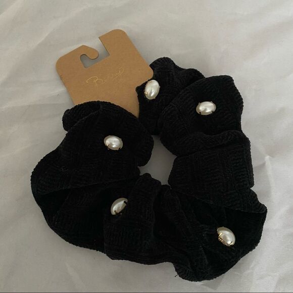 Berry Scrunchie Hair Tie Large Pearl Beaded Black Casual Neutral Trendy Accessor - Picture 1 of 7